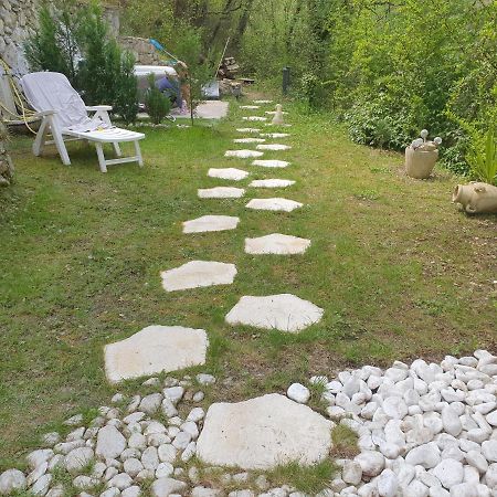Chalet Type Studio De Charme Avec Jacuzzi Hostal Touet-de-l'Escarene Exterior foto