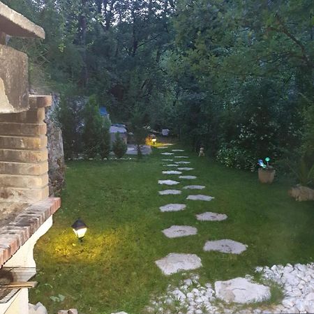 Chalet Type Studio De Charme Avec Jacuzzi Hostal Touet-de-l'Escarene Exterior foto
